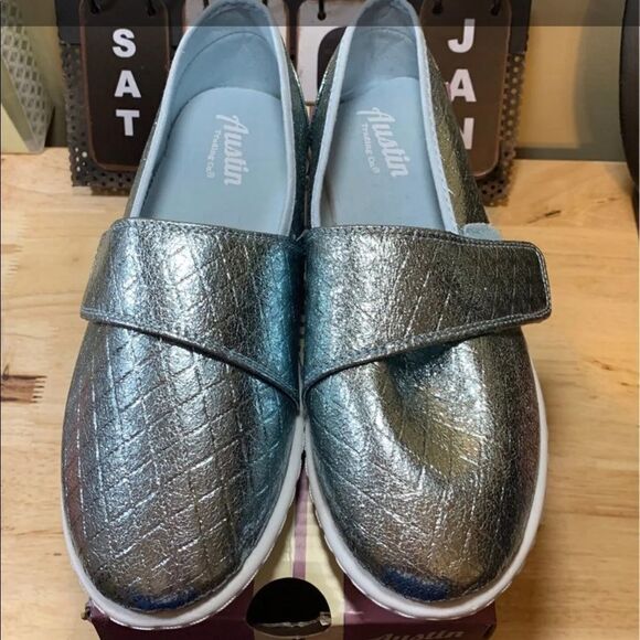 Austin Trading Company Size 5D flats.  The color is cotton candy - Picture 1 of 5